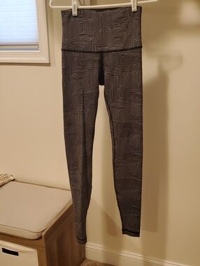 Lululemon Wunder Under HR Pant in Maze Jaquard, Luon, Sz 4 Long Tall, 31" Ins.